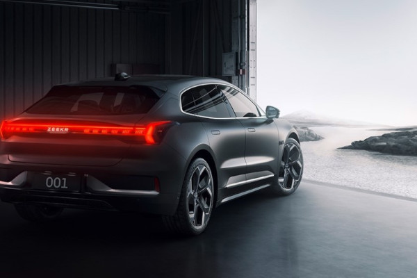 2023 Zeekr 001 без пробега