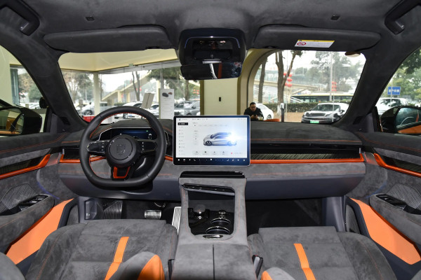 2023 Zeekr 001 без пробега