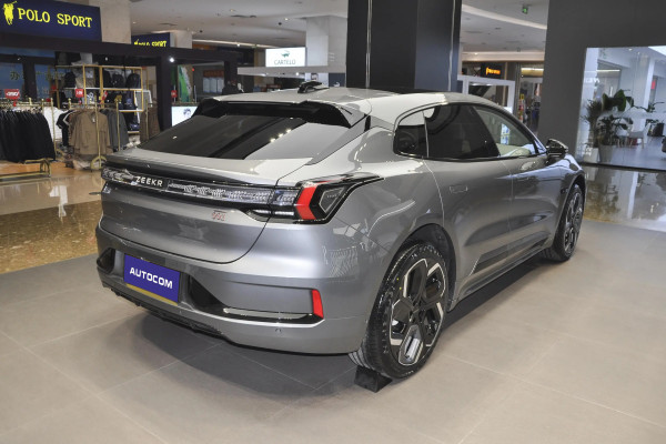 2023 Zeekr 001 без пробега