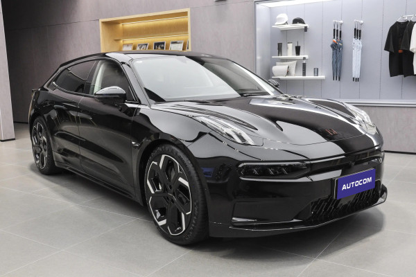 2023 Zeekr 001 без пробега