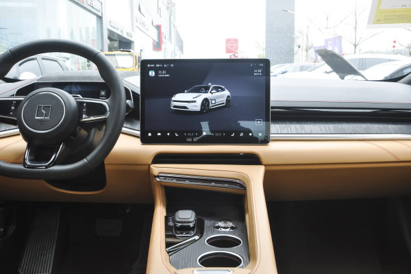 2023 Zeekr 001 без пробега