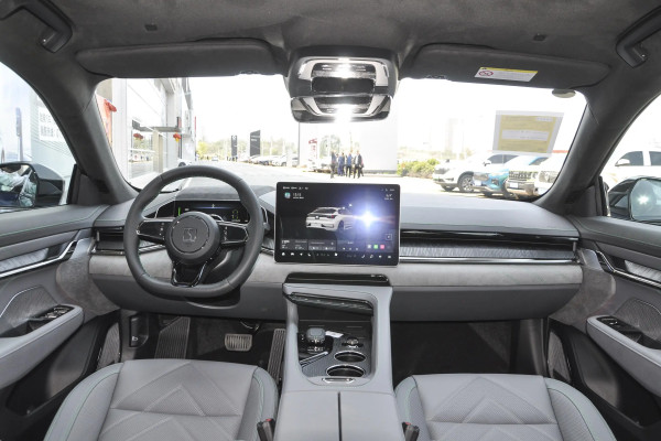 2023 Zeekr 001 без пробега