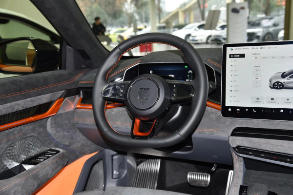 2023 Zeekr 001 без пробега