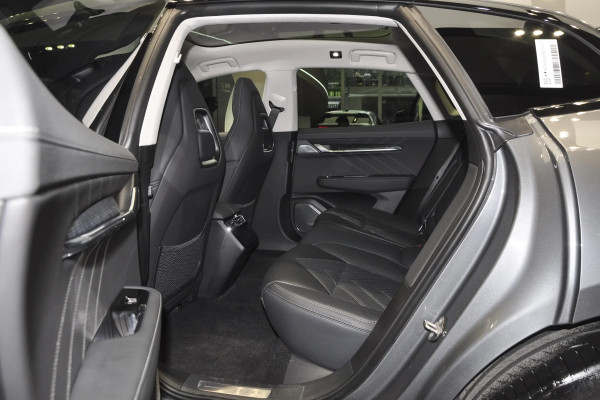 2023 Zeekr 001 без пробега