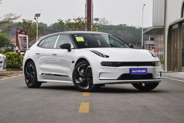 2023 Zeekr 001 без пробега