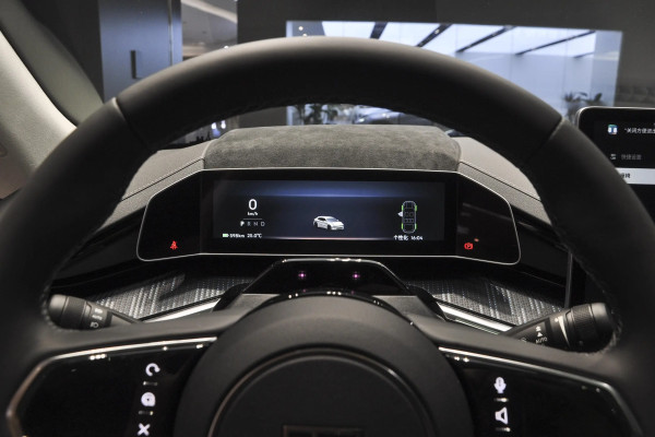 2023 Zeekr 001 без пробега