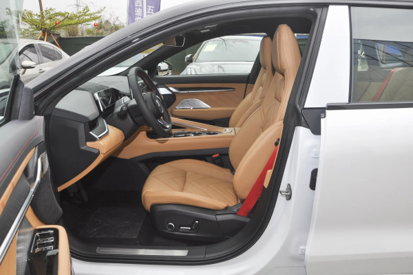 2023 Zeekr 001 без пробега