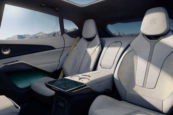 2023 Lotus Eletre без пробега