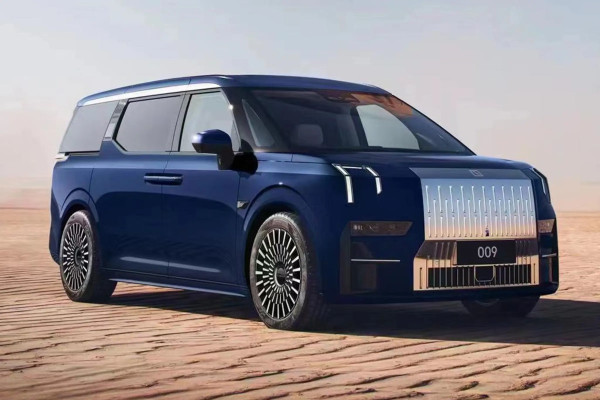 2023 Zeekr 009 без пробега