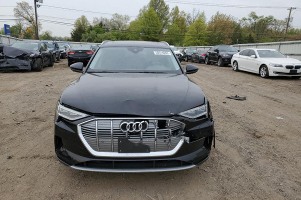 2020 Audi e-tron с пробегом 52 102 км