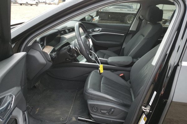 2020 Audi e-tron с пробегом 52 102 км