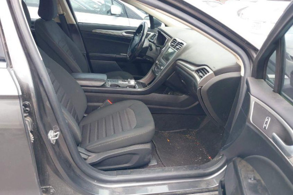 2020 Ford Fusion (North America) с пробегом 85 006 км