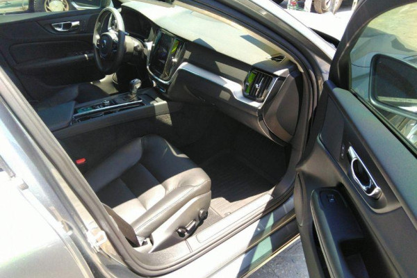 2020 Volvo S60 с пробегом 15 248 км