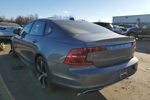 2020 Volvo S90 с пробегом 86 723 км