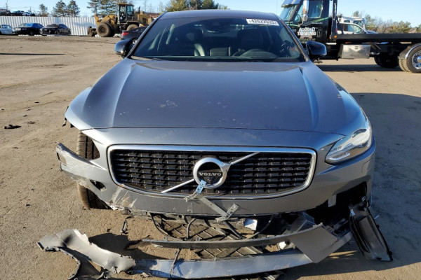 2020 Volvo S90 с пробегом 86 723 км