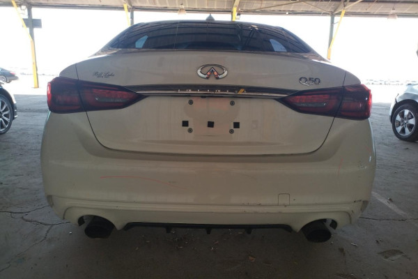 2020 Infiniti Q50 с пробегом 75 356 км