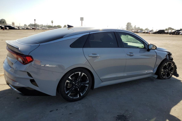 2020 Kia K5 с пробегом 75 558 миль