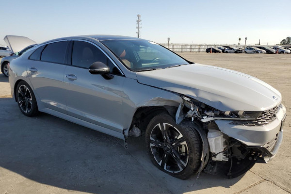 2020 Kia K5 с пробегом 75 558 миль