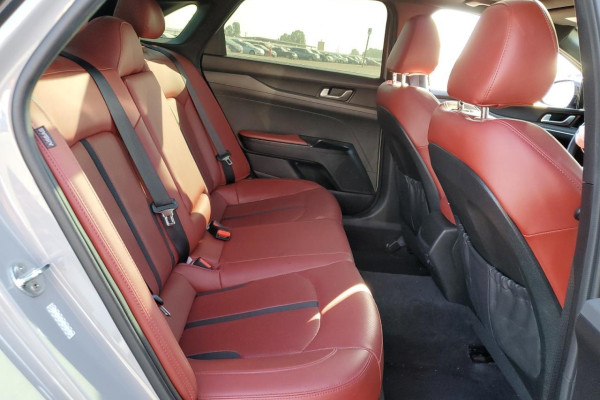 2020 Kia K5 с пробегом 75 558 миль