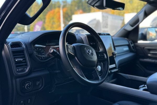 2021 Ram 1500 с пробегом 53 000 км