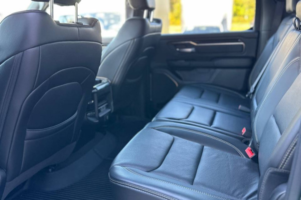 2021 Ram 1500 с пробегом 53 000 км