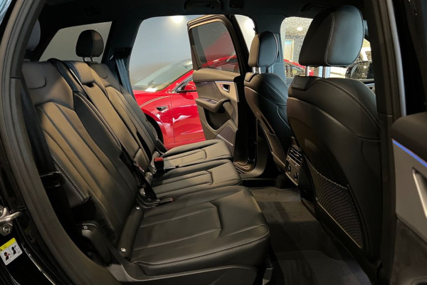 2023 Audi Q7 с пробегом 50 км