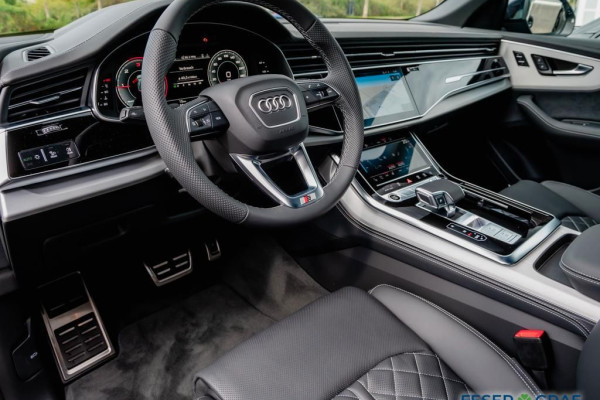 2023 Audi Q8 с пробегом 50 км