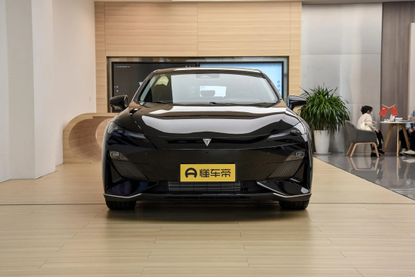 2023 Changan Deepal SL03 без пробега