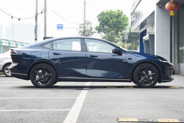 2023 Changan Deepal SL03 без пробега