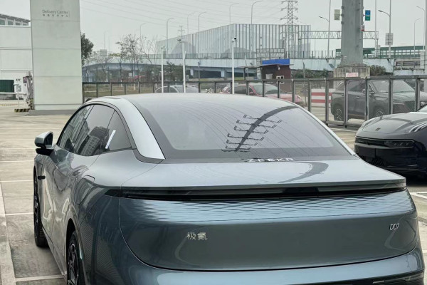 2024 Zeekr 007 без пробега