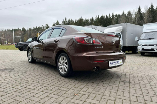 2012 Mazda 3 с пробегом 178 000 км