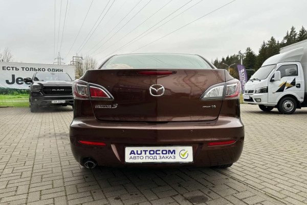 2012 Mazda 3 с пробегом 178 000 км