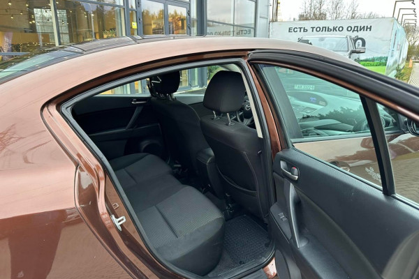 2012 Mazda 3 с пробегом 178 000 км