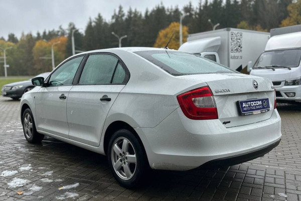 2015 Skoda Rapid с пробегом 140 000 км