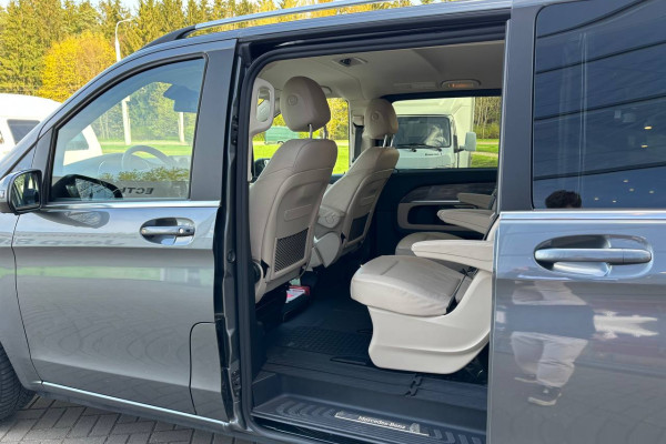 2022 Mercedes-Benz V-Класс с пробегом 30 100 км