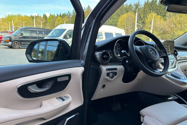 2022 Mercedes-Benz V-Класс с пробегом 30 100 км