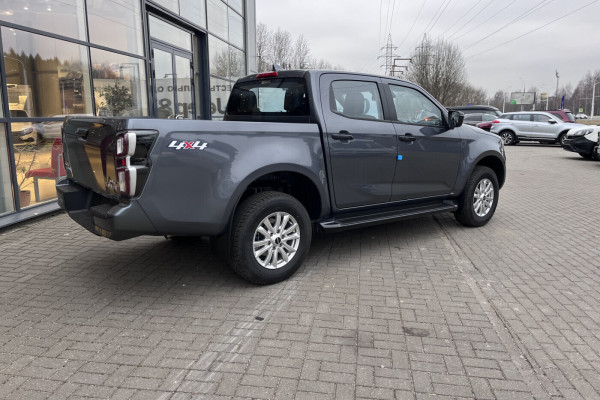 2023 Isuzu D-Max с пробегом 10 км