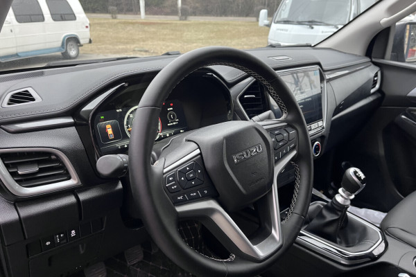 2023 Isuzu D-Max с пробегом 10 км