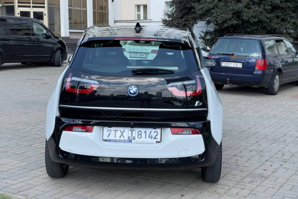 2021 BMW i3 с пробегом 63 000 км