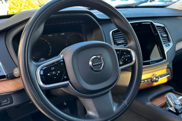 2021 Volvo XC90 с пробегом 100 000 км