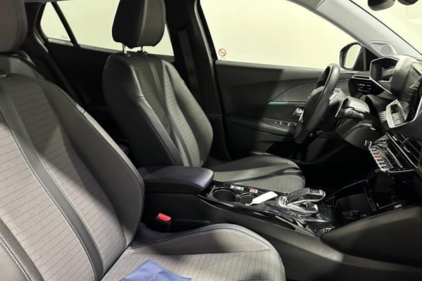 2021 Peugeot 2008 с пробегом 90 000 км