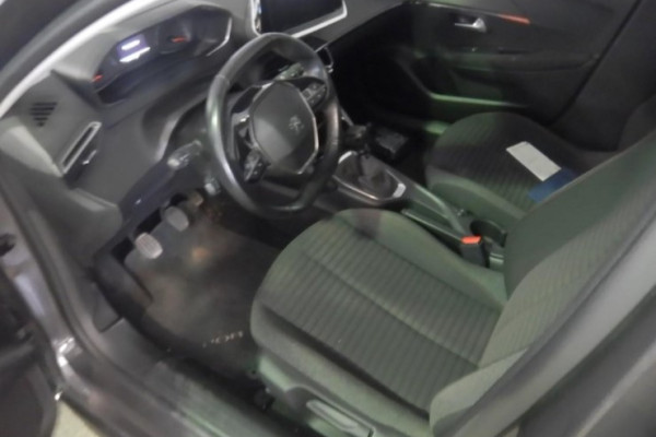 2021 Peugeot 208 с пробегом 113 000 км