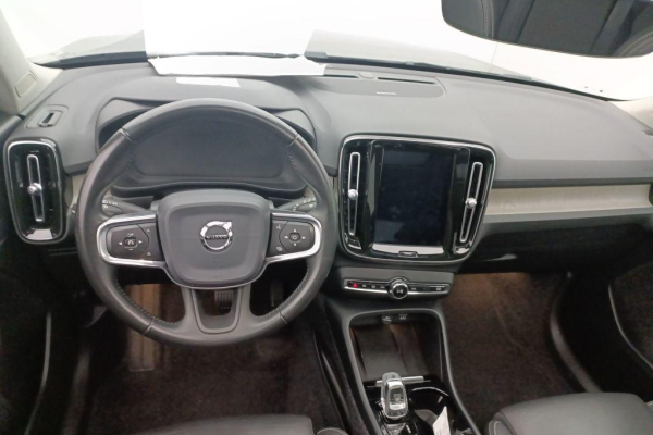 2020 Volvo XC40 с пробегом 90 000 км