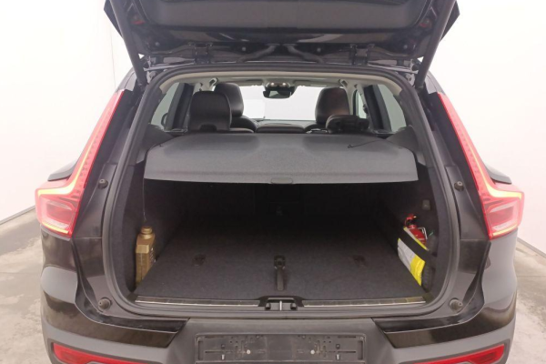 2020 Volvo XC40 с пробегом 90 000 км