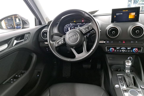 2020 Audi A3 с пробегом 62 000 км