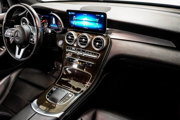2020 Mercedes-Benz GLC с пробегом 78 000 миль