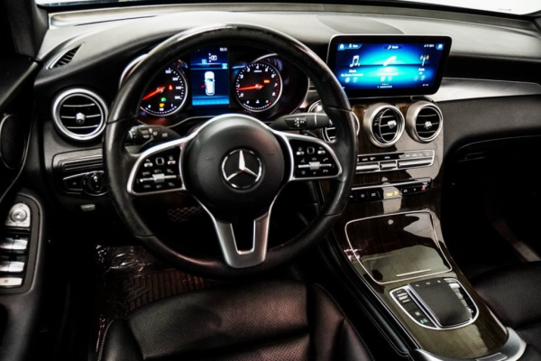 2020 Mercedes-Benz GLC с пробегом 78 000 миль