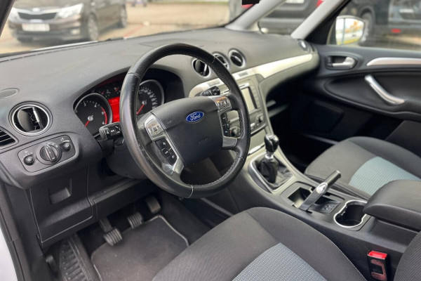 2013 Ford Galaxy с пробегом 242 000 км