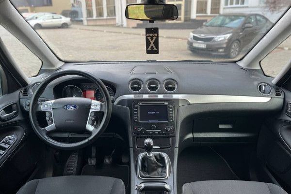 2013 Ford Galaxy с пробегом 242 000 км