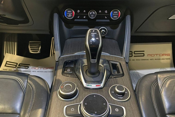 2020 Alfa Romeo Stelvio с пробегом 105 000 км